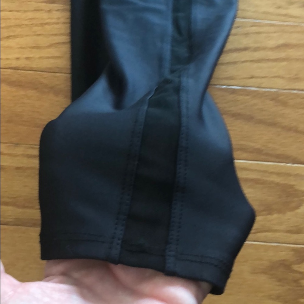 Fashion flywheel Black leggings w/ side mesh slit - Picture 4 of 8